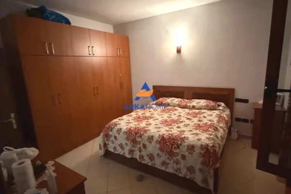 Shtepi me qera Apartament ne Tirane, 2+1, Mobilimi E mobiluar, Pagesa 500  Euro.