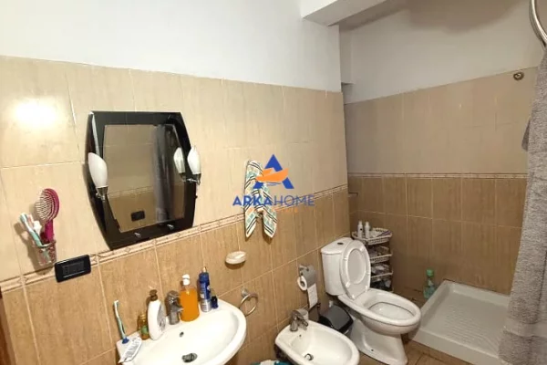 Shtepi me qera Apartament ne Tirane, 2+1, Mobilimi E mobiluar, Pagesa 500  Euro.