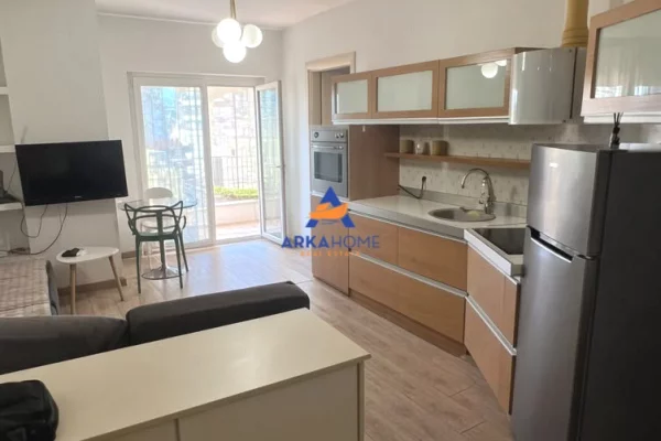 Shtepi me qera Apartament ne Tirane, 1+1, Mobilimi E mobiluar, Pagesa 664  Euro.