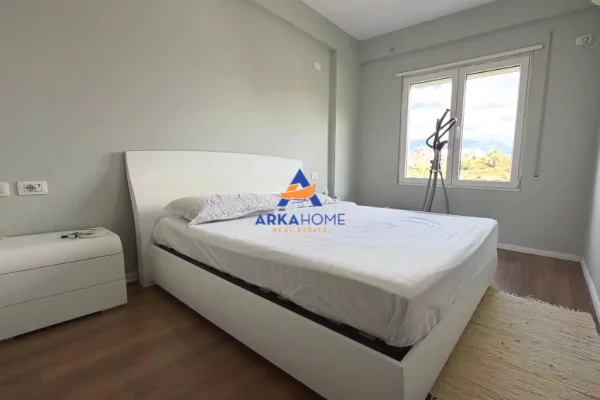 Shtepi me qera Apartament ne Tirane, 2+1, Mobilimi E mobiluar, Pagesa 1,200  Euro.