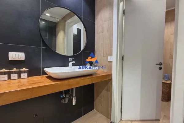 Shtepi me qera Apartament ne Tirane, 2+1, Mobilimi E mobiluar, Pagesa 1,200  Euro.