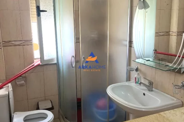 Shtepi me qera Apartament ne Tirane, 2+1, Mobilimi E mobiluar, Pagesa 650  Euro.