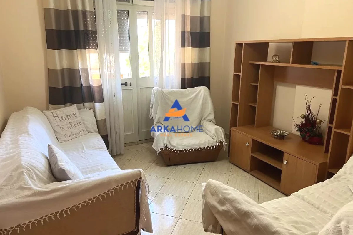 Shtepi me qera Apartament ne Tirane, 2+1, Mobilimi E mobiluar, Pagesa 650  Euro.