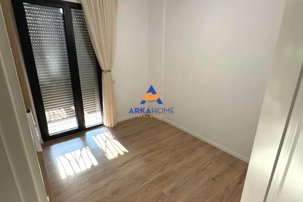 Shtepi me qera Apartament ne Tirane, 2+1, Mobilimi E mobiluar, Pagesa 996  Euro.