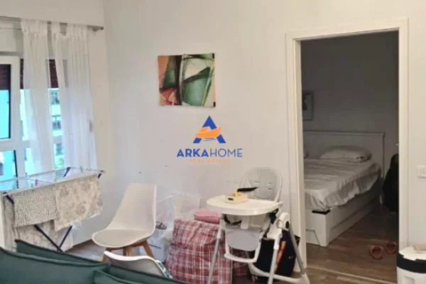Shtepi me qera Apartament ne Tirane, 1+1, Mobilimi E mobiluar, Pagesa 500  Euro.