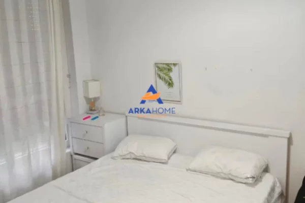 Shtepi me qera Apartament ne Tirane, 1+1, Mobilimi E mobiluar, Pagesa 500  Euro.
