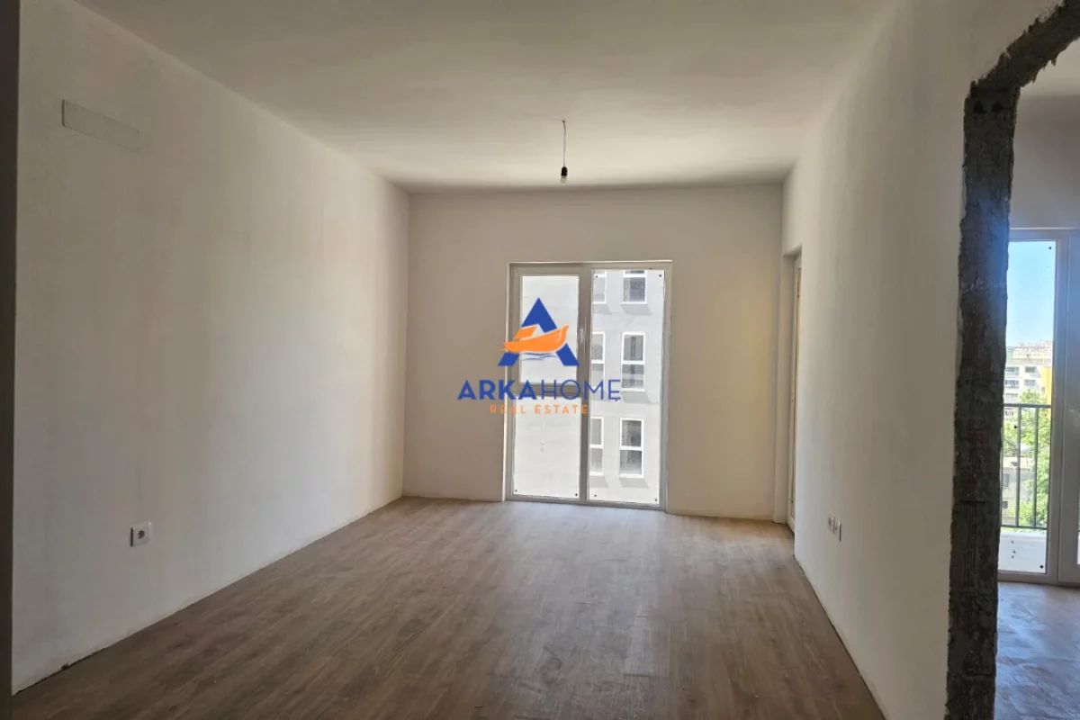 Shtepi ne shitje Apartament ne Tirane, 1+1, Mobilimi Bosh, pa mobiluar, Pagesa 107,419  Euro.