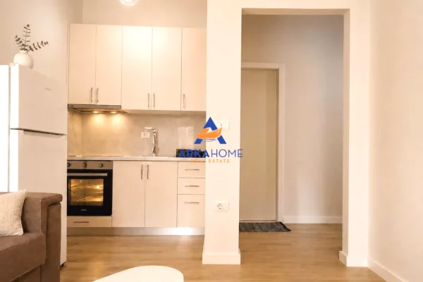 Shtepi me qera Apartament ne Tirane, 1+1, Mobilimi E mobiluar, Pagesa 664  Euro.