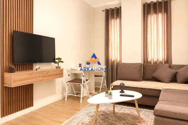 Shtepi me qera Apartament ne Tirane, 1+1, Mobilimi E mobiluar, Pagesa 664  Euro.