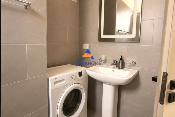 Shtepi me qera Apartament ne Tirane, 1+1, Mobilimi E mobiluar, Pagesa 664  Euro.