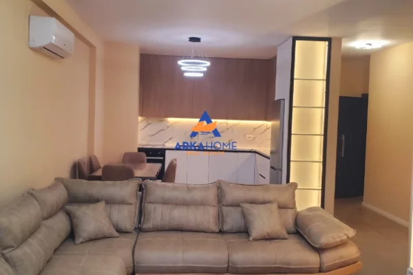 Shtepi me qera 2+1 ne Tirane - 1,200 Euro