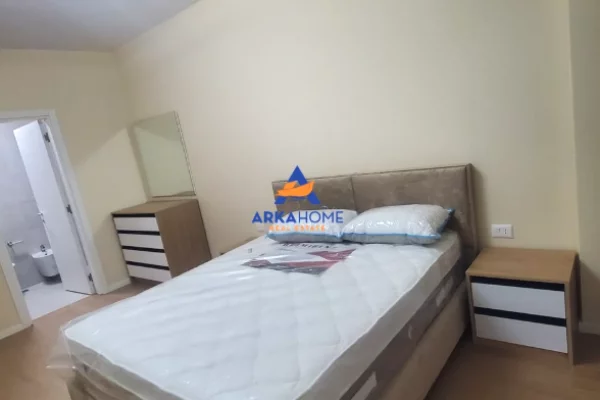 Shtepi me qera Apartament ne Tirane, 2+1, Mobilimi E mobiluar, Pagesa 1,200  Euro.