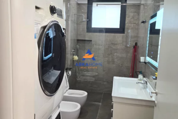 Shtepi me qera Apartament ne Tirane, 2+1, Mobilimi E mobiluar, Pagesa 1,882  Euro.