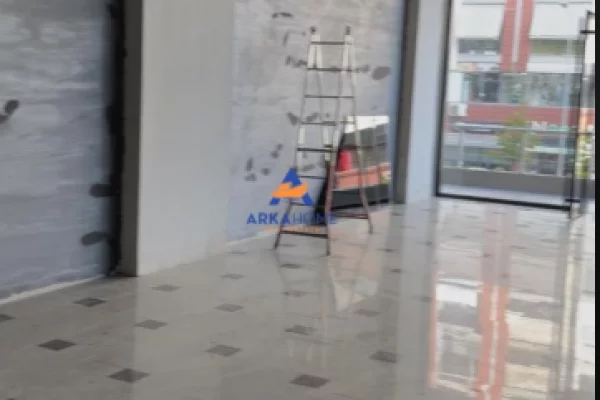 JEPET ME QIRA NJESI BIZNESI 220 M2 "UNAZA E RE" 250000 LEKE