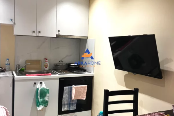 Shtepi me qera Garsoniere ne Tirane - 332 Euro