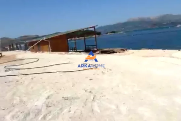 Ambient biznesi me qera 2+1 ne Sarande - 88,593 Euro