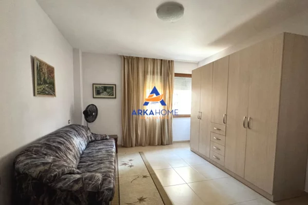 Shtepi me qera Apartament ne Tirane, 2+1, Mobilimi E mobiluar, Pagesa 775  Euro.