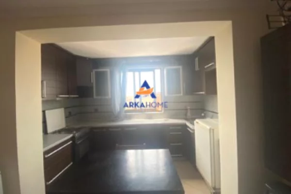 Shtepi me qera Apartament ne Tirane, 2+1, Mobilimi E mobiluar, Pagesa 553  Euro.
