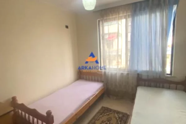 Shtepi me qera Apartament ne Tirane, 2+1, Mobilimi E mobiluar, Pagesa 553  Euro.