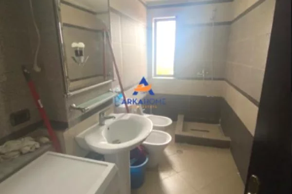 Shtepi me qera Apartament ne Tirane, 2+1, Mobilimi E mobiluar, Pagesa 553  Euro.