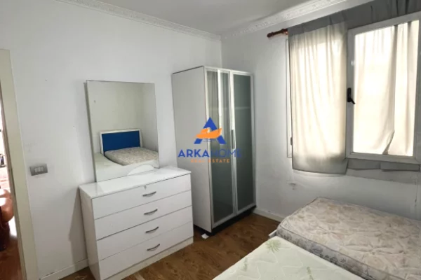 Shtepi me qera Apartament ne Tirane, 2+1, Mobilimi E mobiluar, Pagesa 332  Euro.