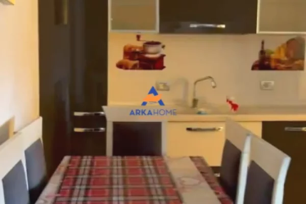 Shtepi me qera Apartament ne Tirane, 2+1, Mobilimi E mobiluar, Pagesa 442  Euro.