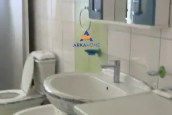 Shtepi me qera Apartament ne Tirane, 2+1, Mobilimi E mobiluar, Pagesa 442  Euro.