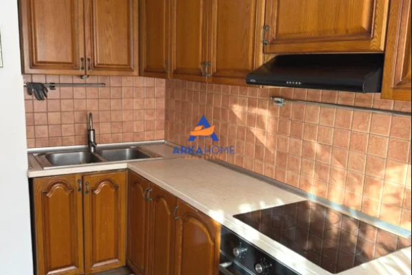 Shtepi me qera Apartament ne Tirane, 2+1, Mobilimi E mobiluar, Pagesa 553  Euro.