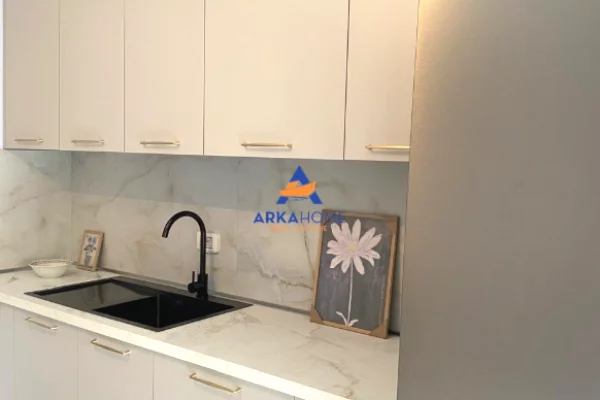 JEPET ME QERA APARTAMENT 2+1+BALLKON "RRUGA E KAVAJES" 65.000 LEKE
