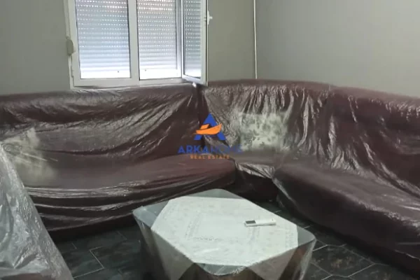 Shtepi me qera 2+1 ne Tirane - 442 Euro