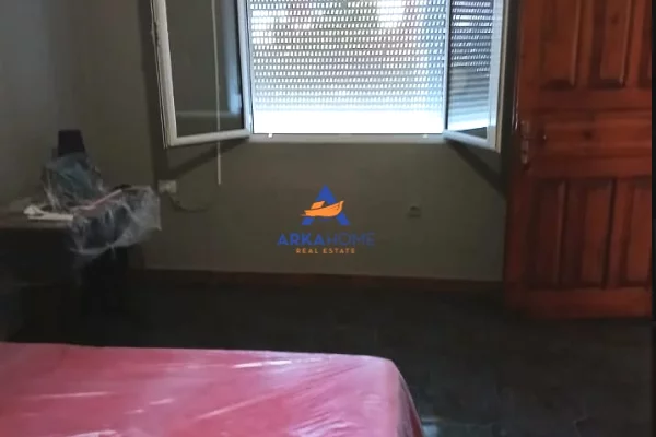 Shtepi me qera Apartament ne Tirane, 2+1, Mobilimi E mobiluar, Pagesa 442  Euro.