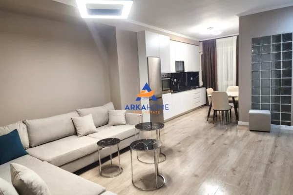 Shtepi me qera Apartament ne Tirane, 2+1, Mobilimi E mobiluar, Pagesa 884  Euro.