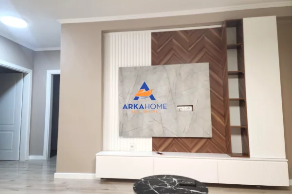 Shtepi me qera Apartament ne Tirane, 2+1, Mobilimi E mobiluar, Pagesa 884  Euro.