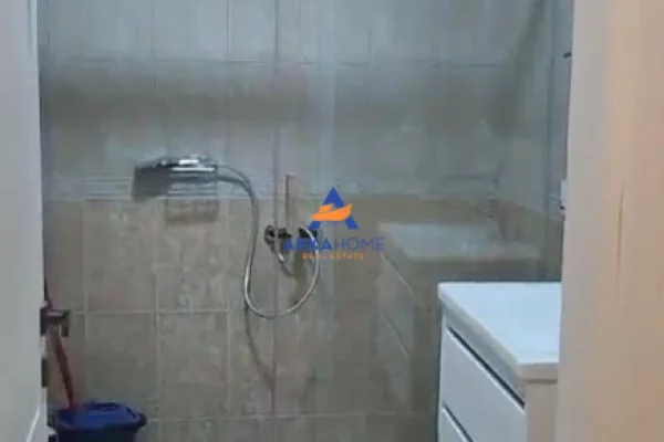 Shtepi me qera Apartament ne Tirane, 2+1, Mobilimi E mobiluar, Pagesa 884  Euro.