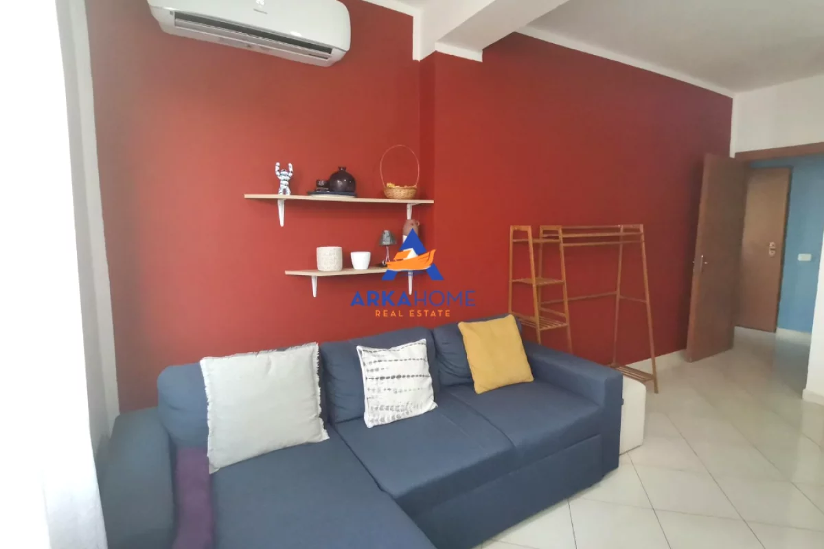 Shtepi me qera Apartament ne Tirane, 1+1, Mobilimi E mobiluar, Pagesa 553  Euro.