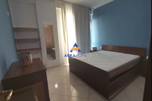 Shtepi me qera Apartament ne Tirane, 1+1, Mobilimi E mobiluar, Pagesa 553  Euro.