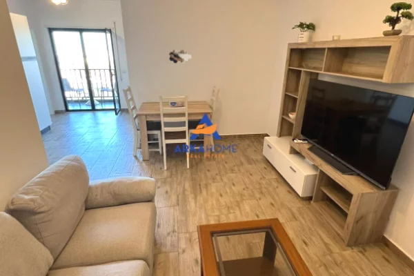 JEPET ME QERA APARTAMENT 2+1+BALLKON "KOMPLEKSI HALILI, RRUGA GJON BUZUKU" 59.000 LEKE