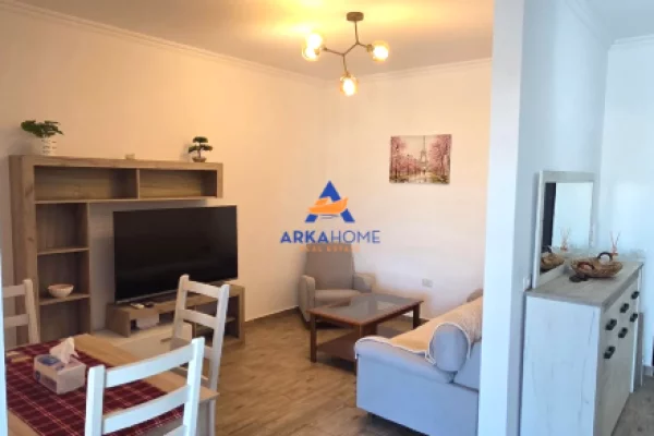 Appartamento in affitto a Tirana 2+1, Arredato