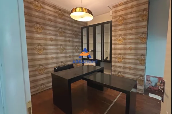 JEPET AMBIENT BIZNESI ME QERA 200 M2 "SHESHI WILLSON" 3200 EURO