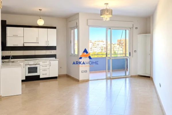 Shtepi me qera 2+1 ne Tirane - 663 Euro