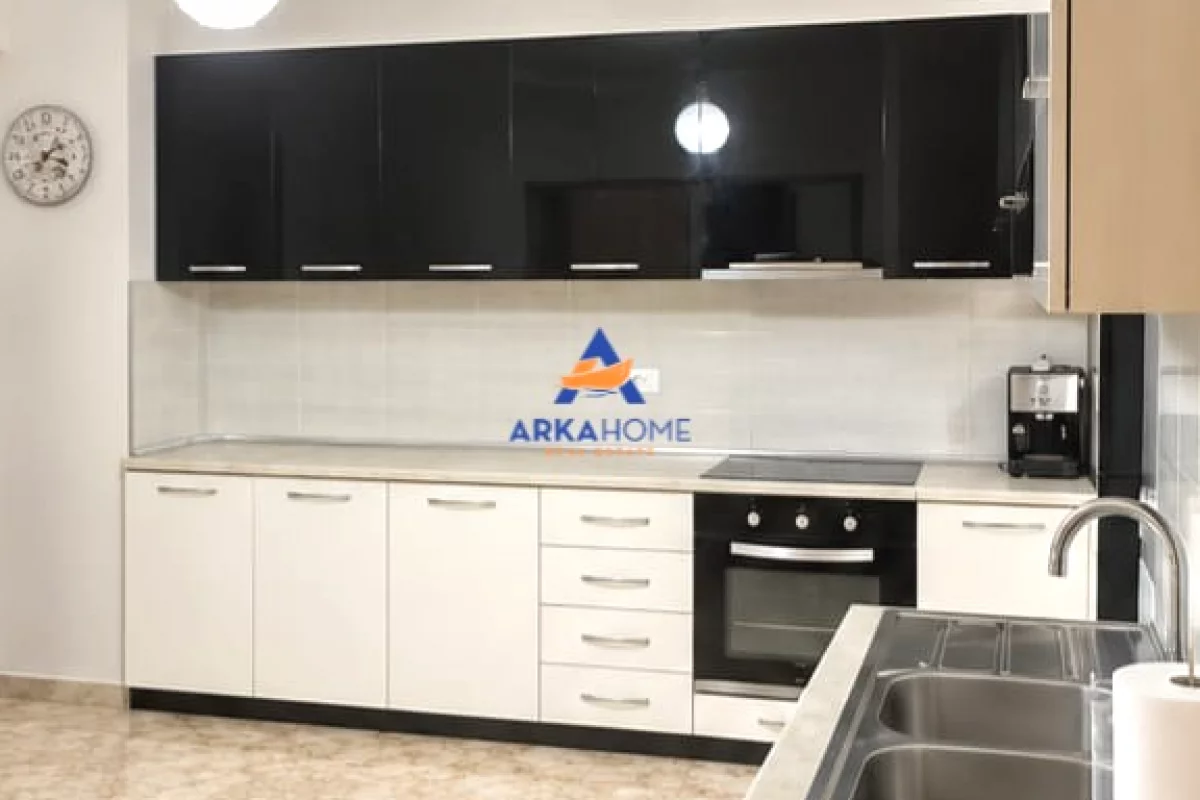 Shtepi me qera Apartament ne Tirane, 2+1, Mobilimi E mobiluar, Pagesa 774  Euro.