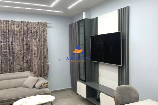 Shtepi me qera Apartament ne Tirane, 2+1, Mobilimi E mobiluar, Pagesa 497  Euro.