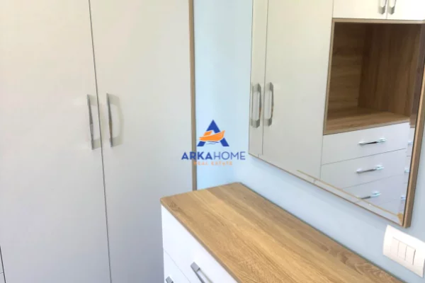 Shtepi me qera Apartament ne Tirane, 2+1, Mobilimi E mobiluar, Pagesa 497  Euro.