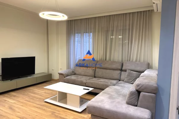 Shtepi me qera 4+1 ne Tirane - 2,212 Euro