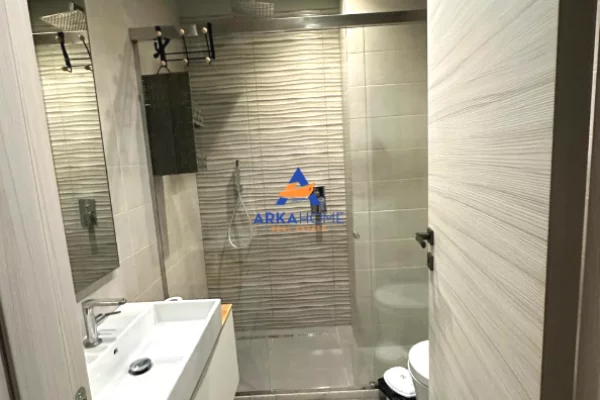 Shtepi me qera Vila Luksoze ne Tirane, 4+1, Mobilimi E mobiluar, Pagesa 2,212  Euro.