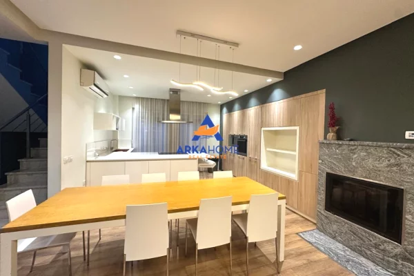 Shtepi ne shitje Vila Luksoze ne Tirane, 4+1, Mobilimi E mobiluar, Pagesa 995,575  Euro.