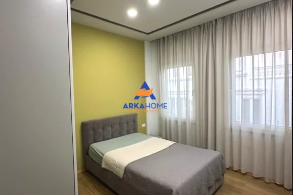 Shtepi ne shitje Vila Luksoze ne Tirane, 4+1, Mobilimi E mobiluar, Pagesa 995,575  Euro.