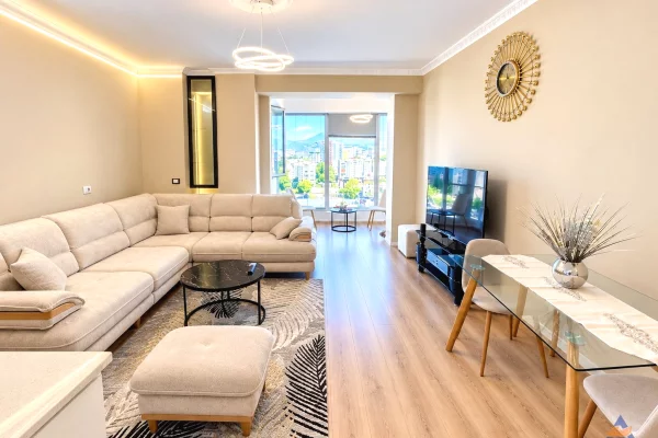 JEPET APARTAMENT ME QERA 1+1+BALLKON "KOMPLKESI URSLUGA,ISH STACIONI I TRENIT" 70.000 LEKE