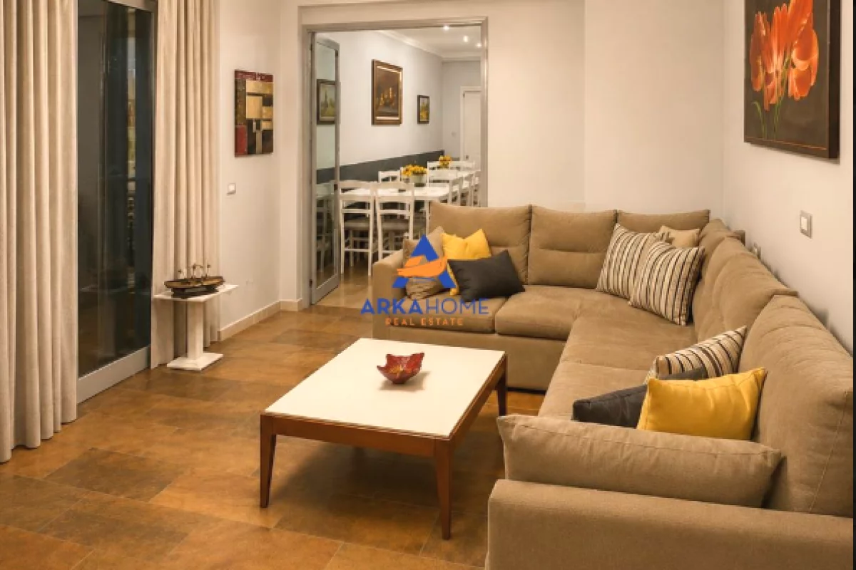 Shtepi ne shitje Apartament ne Tirane, 3+1, Mobilimi E mobiluar, Pagesa 370,575  Euro.