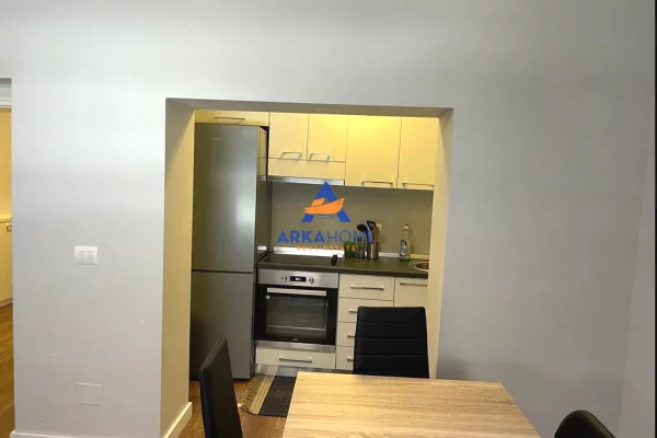 Shtepi me qera Apartament ne Tirane, 1+1, Mobilimi E mobiluar, Pagesa 719  Euro.